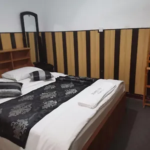 Happy Bed & Breakfast